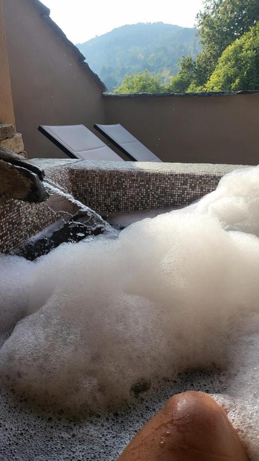 La Terrazza Naturas Con Romantica Mini Piscina Calda Sui Tetti Rossana Eksteriør billede